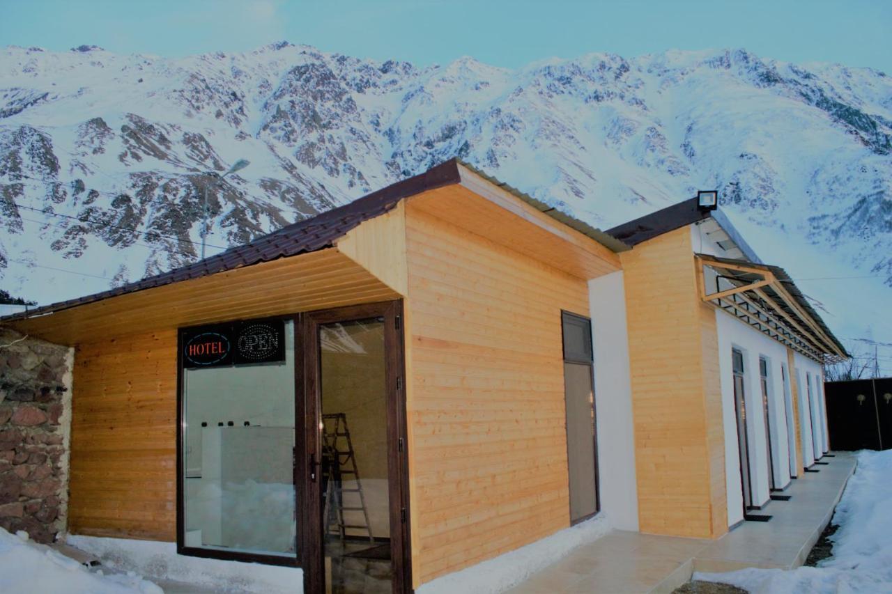Hotel Noa Kazbegi Εξωτερικό φωτογραφία
